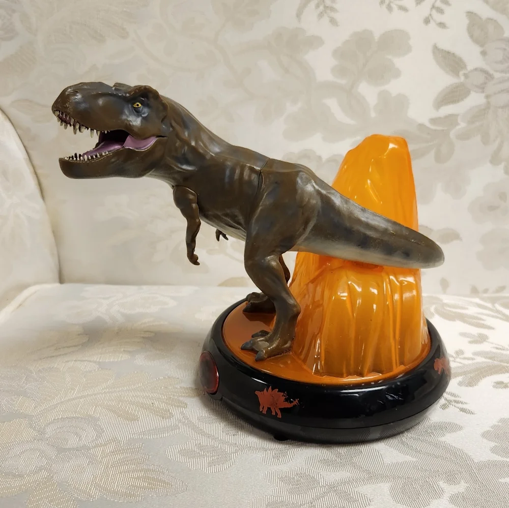 Jurassic World Lot Night Light 3D T REX Dinosaur Fleece Throw And Plush W/ Sound
